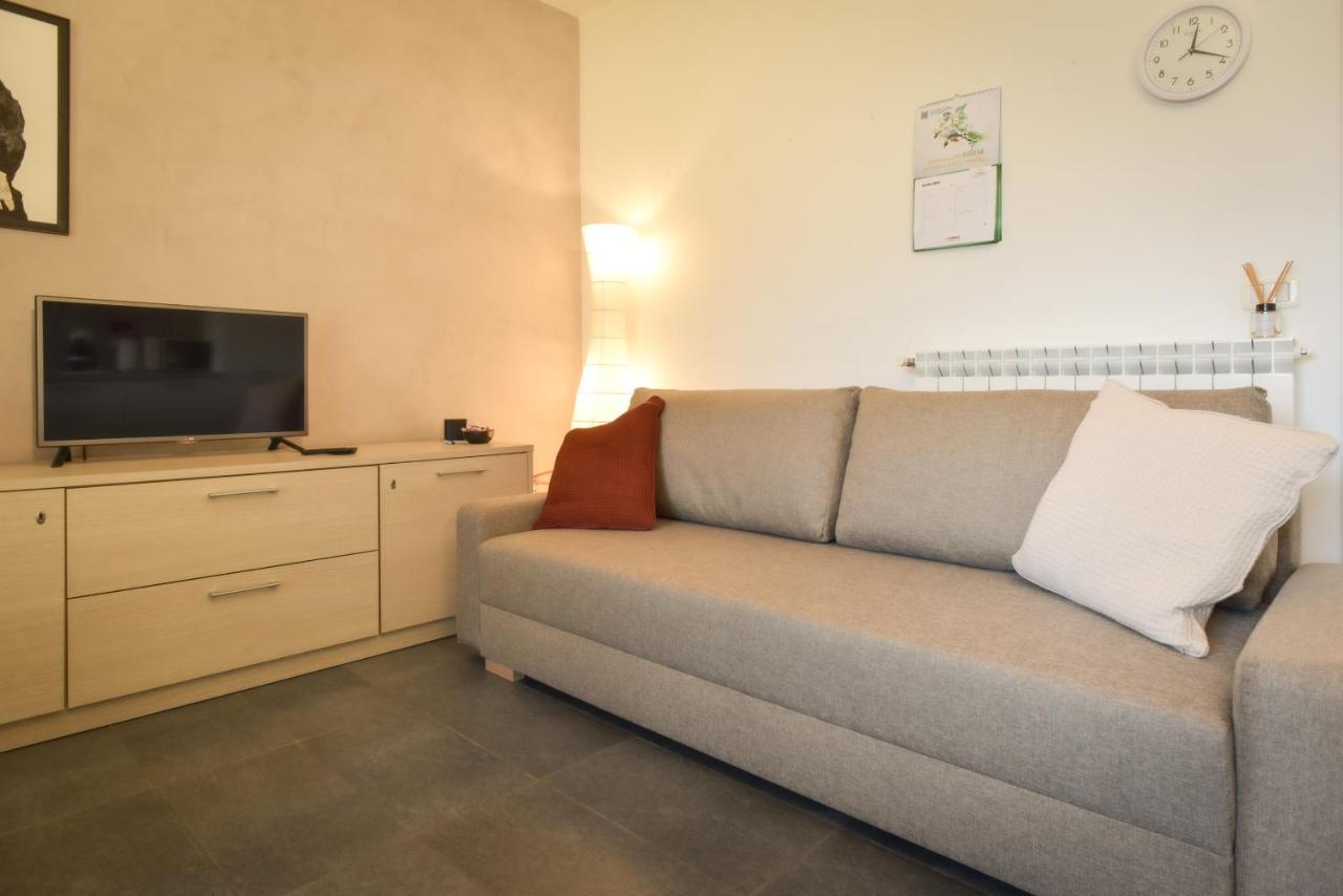 Un Angolo Di Relax Tavernola Bergamasca Buitenkant foto